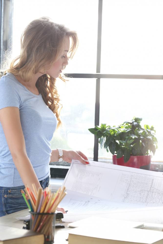 chica-casa-plan-trabajo